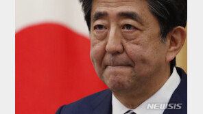 ‘또 대형 악재’ 아베, 최측근 前법무상 부부 ‘선거법 위반’ 체포