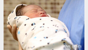 작년 출산율 역대 최저…10~20대 절반 “자녀 불필요”