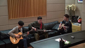 [단독] 송창식·송가인·강승윤 ‘꿈의 무대’ 성사…‘스케치북’ 출격