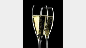 두가지 항체 혼합 ‘칵테일 요법’으로 코로나19 잡는다