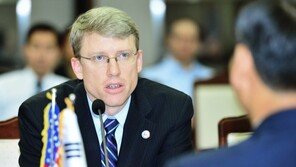 美국방차관보 대행 “연합훈련·전략자산 전개, 韓과 논의 중”