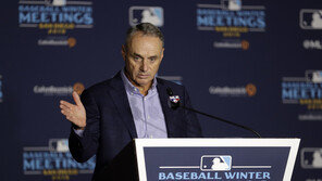 구단 vs 선수노조 끝없는 줄다리기…MLB 개막은 언제?