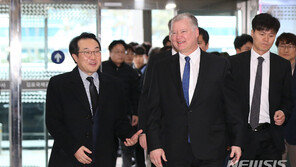 요미우리 “한국, 미국에 대북 제재 완화 설득할 듯” 