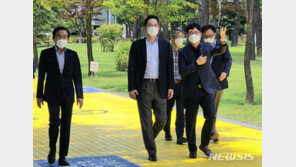 이재용, 반도체연구소 찾아 “가혹한 위기상황, 미래기술에 생존 달려”