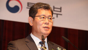 통일부 떠나는 김연철 “권한에 비해 짐은 너무나 무거웠다”