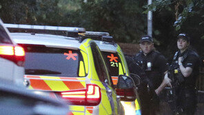 英 리딩에서 흉기공격에 여러 명 부상…“테러 추정”