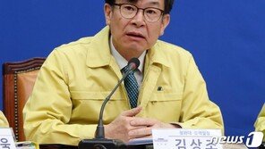 ‘취임 1년’ 김상조 “文정부 정책 노력 국민들에 나쁘지 않은 평가”