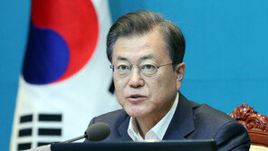 文대통령 “3차 추경 6월 중 통과돼야…비상한 방법 강구”