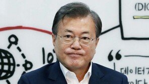 文대통령 “3차 추경안 6월 중 통과돼야…비상한 방법 강구해야”