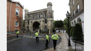 영국 도심공원 흉기공격에 3명 사망…용의자는 25세 남성