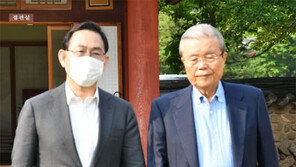 김종인 만난 주호영… “전례없는 방식으로 싸우겠다”