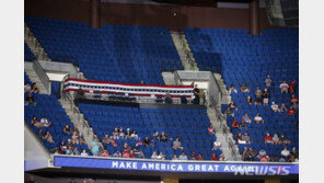 트럼프·이방카 부부, 털사유세 ‘굴욕’에 ‘격노’