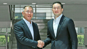 현대차, 게임 체인저 야심… 배터리 3社와 ‘전기차 드림팀’뜬다