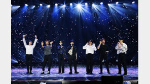 방탄소년단·빅히트, 12억 기부…코로나 피해본 콘서트스태프 위해