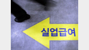 한경연 “최저임금 급격인상 근로자, 일자리 더 잃었다”