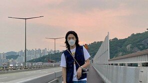 류준열, 코로나 때문에 미용실 못갔나?…‘장발’ 근황 공개