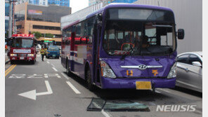 백운고가차도 아래서 버스·대형트럭 추돌, 6명 부상