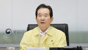 丁 총리 “수도권 병상부족 우려…확진자 격리해제 기준 완화”