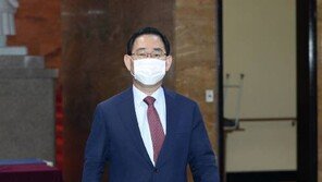 통합당, 만장일치로 주호영 원내대표 재신임…“진한 동지애 느껴”