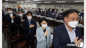 “벼랑 끝 소상공인” vs “여전히 부족”…최저임금 협상 ‘줄다리기’ 시작