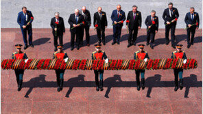 러시아 2차대전 전승행사서 무명용사에 헌화