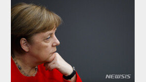 메르켈 “美리더십 더는 당연하지 않아…中과도 대화 필요”