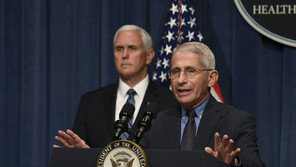 파우치 “경제 재개 빨랐을 수도” 소신 발언…‘사회적 책임’도 강조