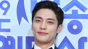 성훈, SNS 라이브 해프닝…2000명 팬들 숙면 관람