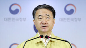 2주 집단발병 14건·깜깜이 10%…“방역망 밖 소규모 감염 증가”