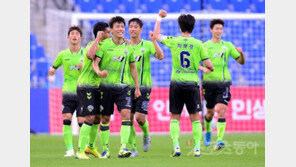 전북에 날개가 없다? 한교원-쿠니모토, 다용도 윙어가 일군 라이벌전 쾌승