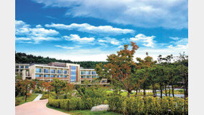 마스크 자재 긴급 공수, 치료센터 제공… ‘코로나 선행’ 선순환 앞장