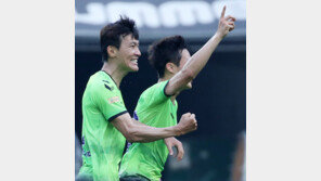 ‘빅2 매치’ 전북, 10명 뛴 울산 완파