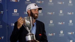 더스틴 존슨, PGA 트래블러스 챔피언십 우승…통산 21승 달성
