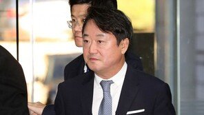‘인보사 사태’ 이웅열 전 코오롱 회장 영장심사 30일로 연기