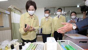 유은혜 “코로나19 언제 끝날지 몰라…미래교육 앞당기는 기회”