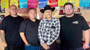 3代 28명 코로나 감염 ‘비극의 美 가족’