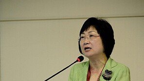 친문 “반역자” 공격에… 조기숙 게시글 내려