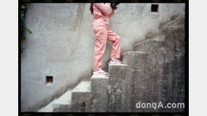 반스, ‘울트라레인지 엑소 컬렉션’ 출시… “착용감·내구성 갖춘 전천후 스니커”