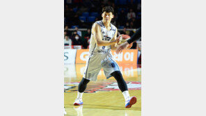 연봉조정 신청한 유현준-최현민과 조율이 어려웠던 KCC의 속사정