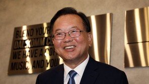 당대표 도전하는 김부겸 “노무현 밑에서 고기 좀 구웠다”