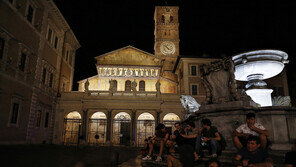 이탈리아, 韓관광객 입국 허용했지만…14일 격리돼야