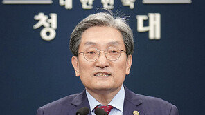 진중권 “노영민, 청주 유권자가 강남 13평보다 못하다는 것”