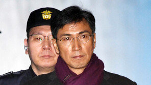 김지은, 안희정에 3억 소송…“영구적 정신피해 배상하라”