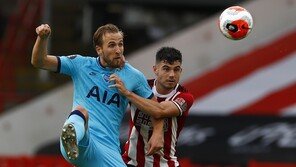 “VAR이 축구 망친다”…케인 골 취소에 英 전문가 분노