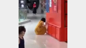 “코로나 양성이래!” 대형 쇼핑몰서 울부짖은 여성