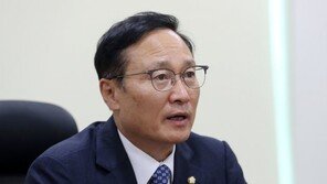 “아이고, 미안합니다”…이낙연, 홍영표 불출마 선언 전 위로 전화