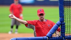 [포토] 배팅볼 투수로 변신한 윌리엄스 감독!