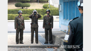 탈북군인 “뇌물주면 훈련 빠지고 진급, 北 부패 만연”…WSJ 인터뷰