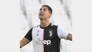 호날두, 유벤투스서 첫 프리킥골