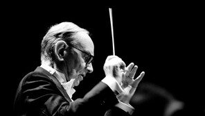 ‘황야의 무법자’ ‘시네마천국’ ‘미션’…영화음악 거장 엔니오 모리코네 별세